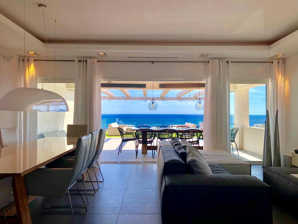 Вилла Vue Panoramique Sur La Baie De St Tropez Лес-Иссамбр Экстерьер фото
